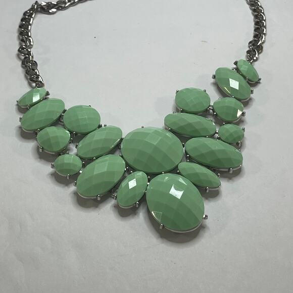 Statement Necklace mint Green Silver tone costume jewelry faceted faux stones - Picture 3 of 14